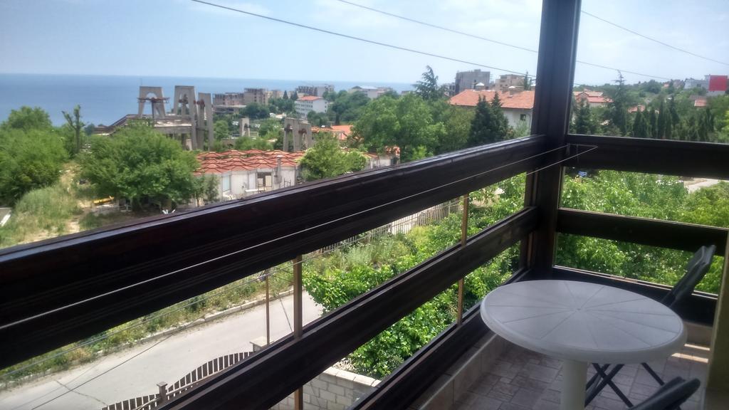 Enjoy Guest House Golden Sands Ruang foto