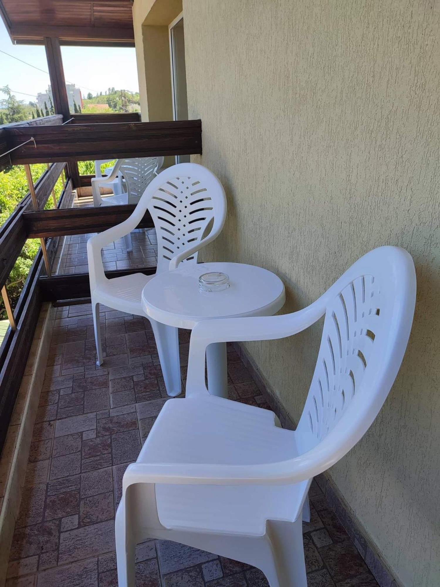 Enjoy Guest House Golden Sands Bagian luar foto
