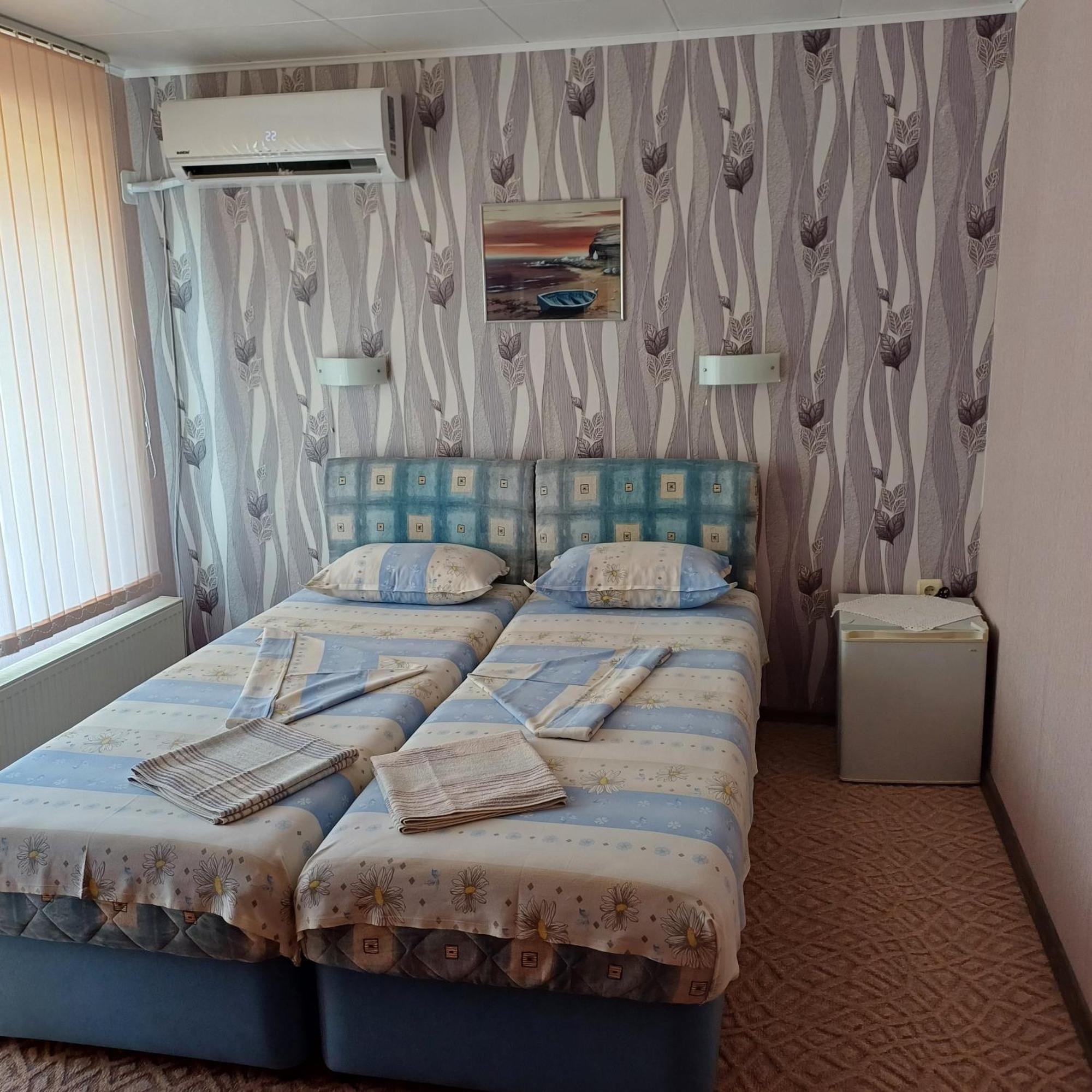 Enjoy Guest House Golden Sands Bagian luar foto